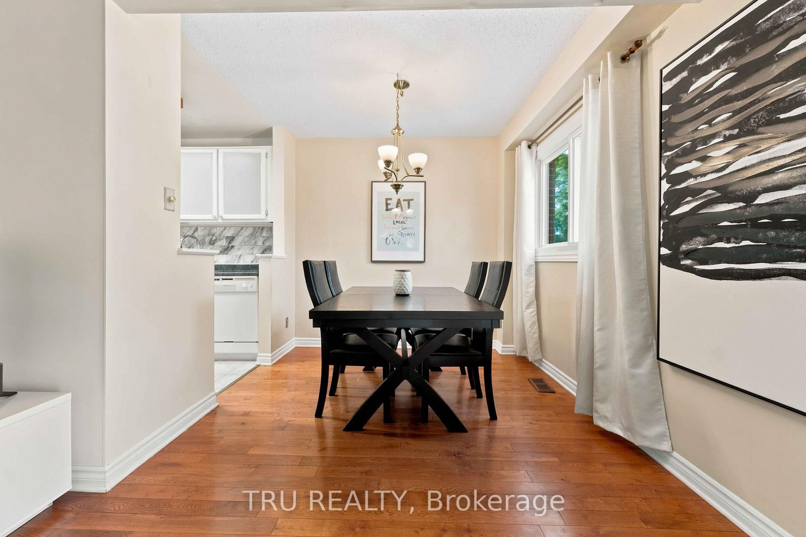 2154 Orient Park Drive • Ottawa, ON photo 13