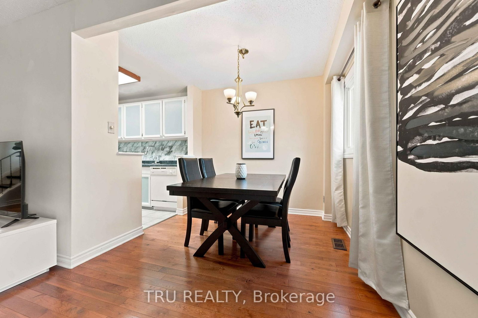 2154 Orient Park Drive • Ottawa, ON photo 14