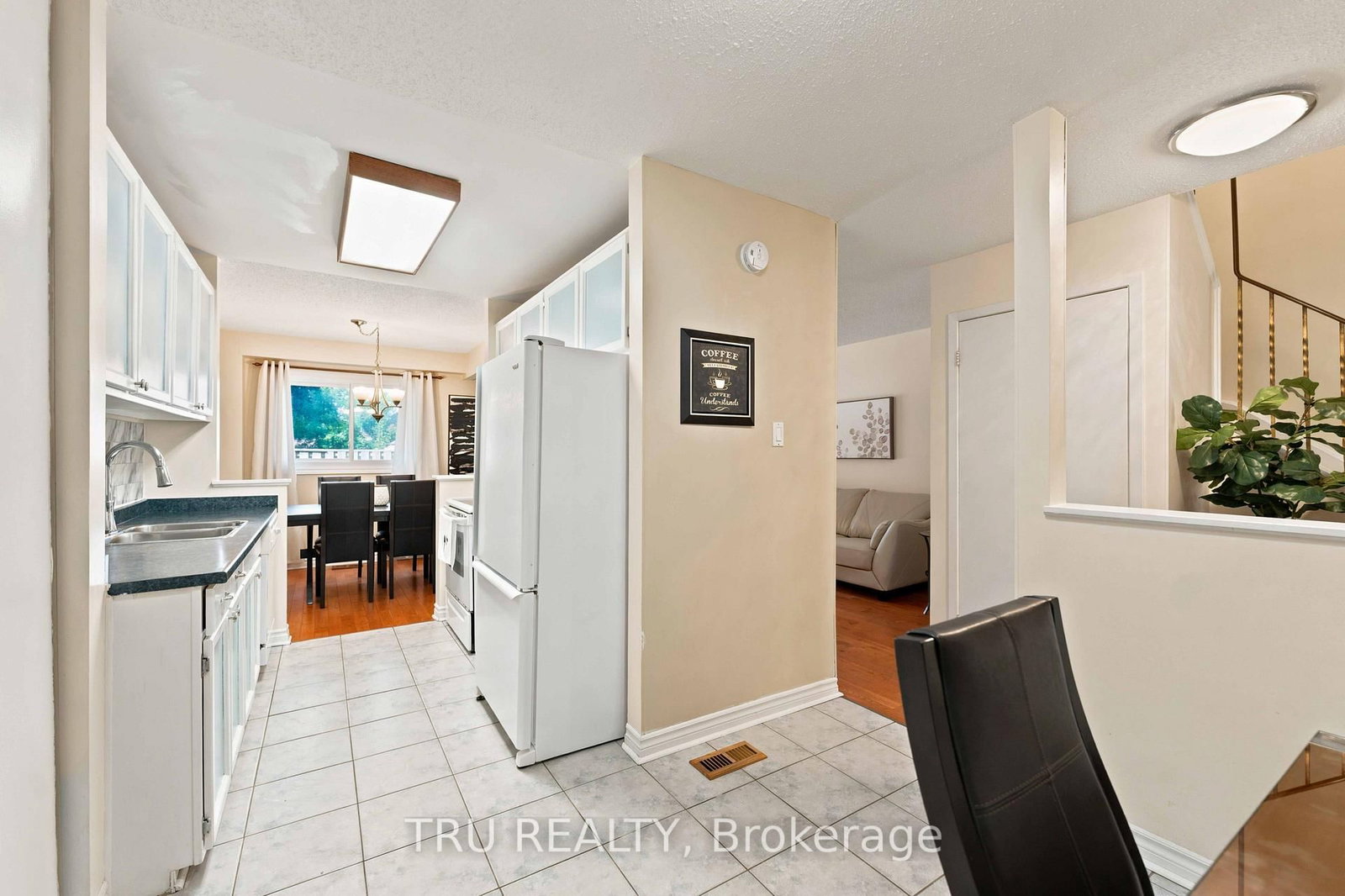 2154 Orient Park Drive • Ottawa, ON photo 17
