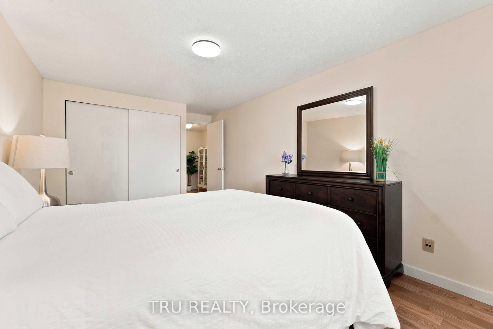 2154 Orient Park Drive • Ottawa, ON photo 29