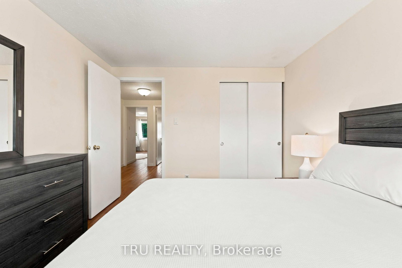 2154 Orient Park Drive • Ottawa, ON photo 31