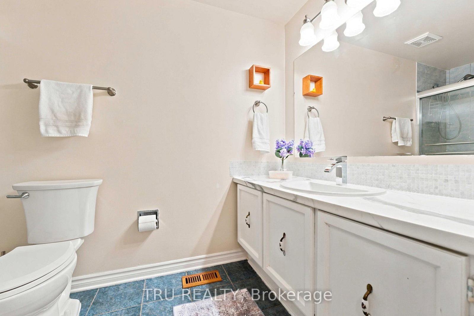 2154 Orient Park Drive • Ottawa, ON photo 35