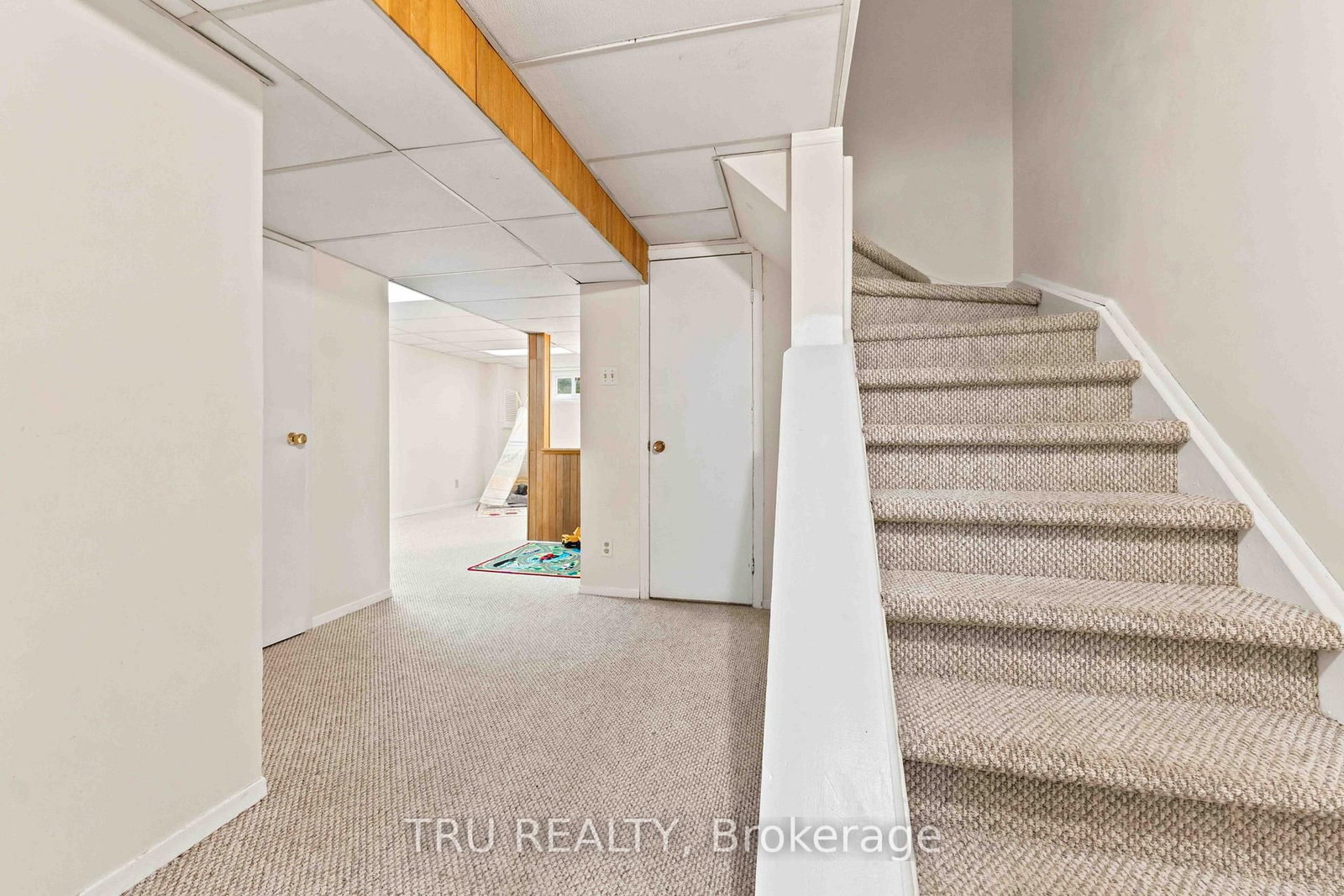 2154 Orient Park Drive • Ottawa, ON photo 37