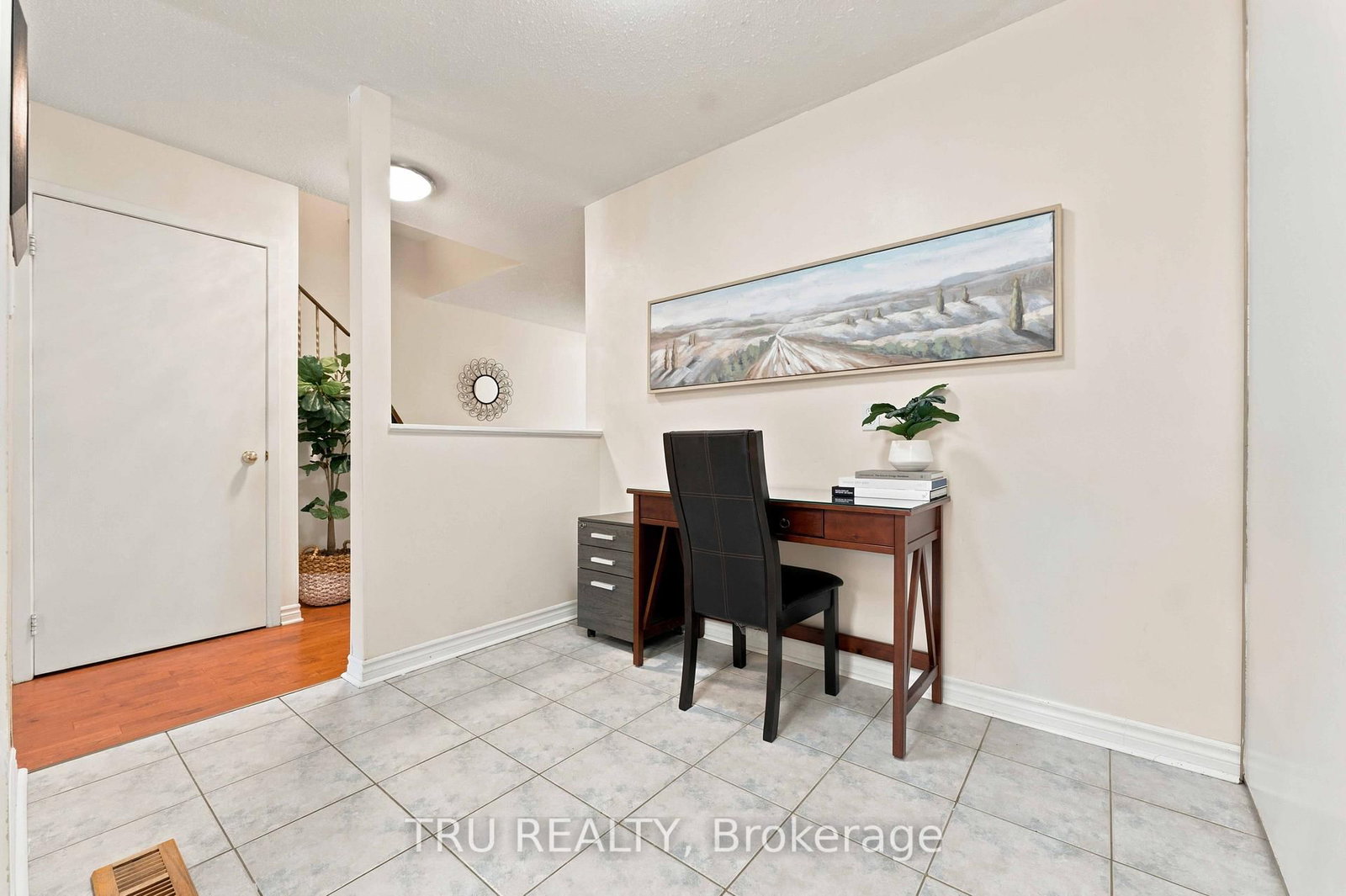 2154 Orient Park Drive • Ottawa, ON photo 6