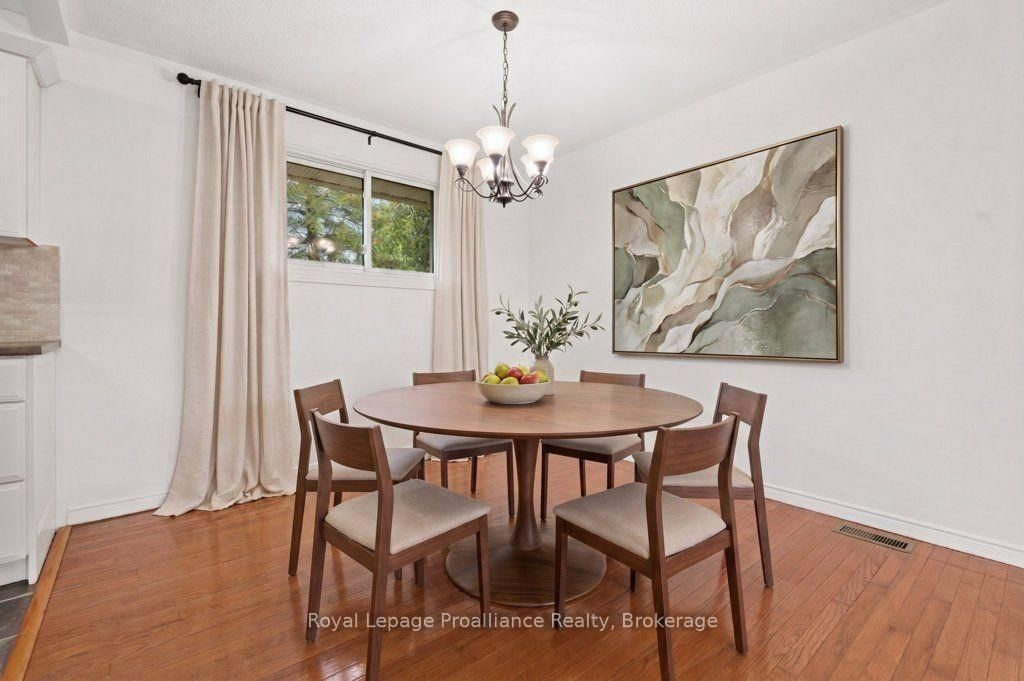 8 Panter Circle • Belleville, ON photo 12