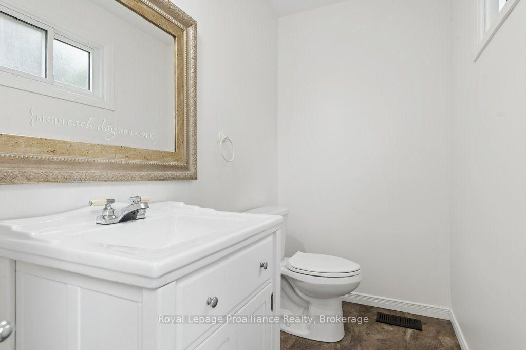 8 Panter Circle • Belleville, ON photo 20
