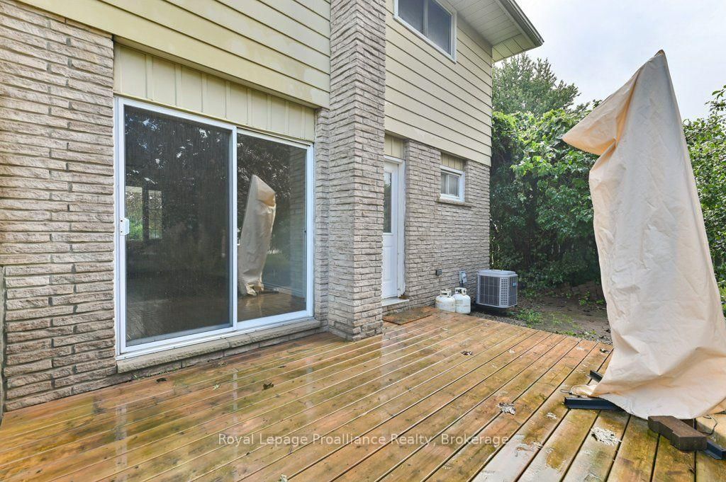 8 Panter Circle • Belleville, ON photo 32