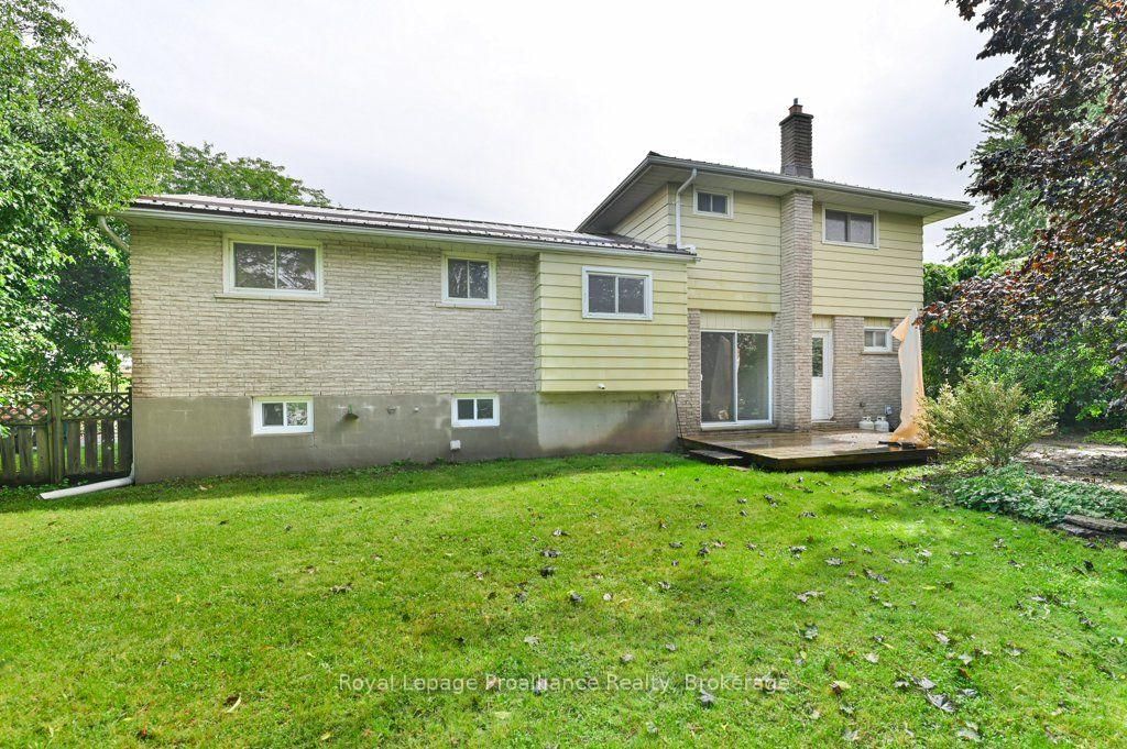 8 Panter Circle • Belleville, ON photo 36