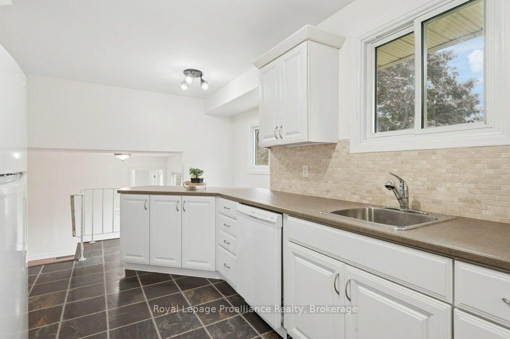 8 Panter Circle • Belleville, ON photo 8