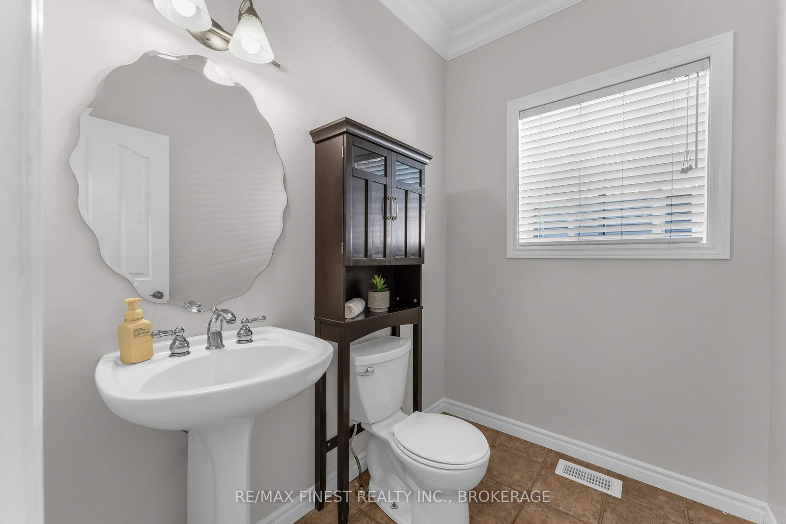1208 Greenwood Park Drive • Kingston, ON photo 18