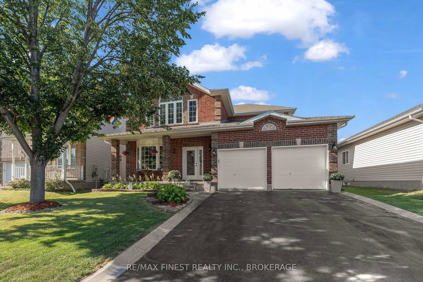 1208 Greenwood Park Drive • Kingston, ON photo 2