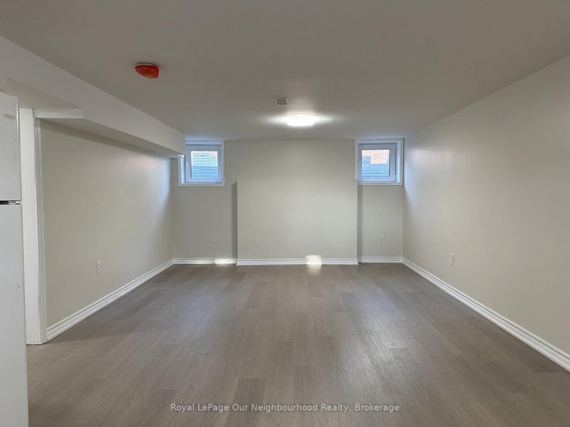 122 Sanderling Cres photo 4