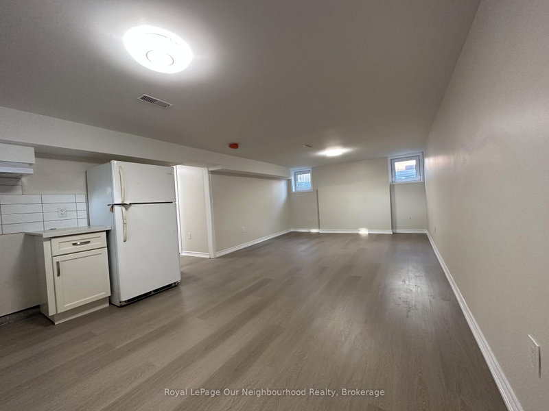 122 Sanderling Cres photo 5