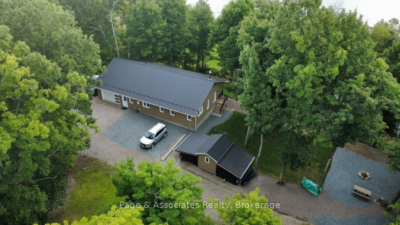 208 Moose Point Road W
