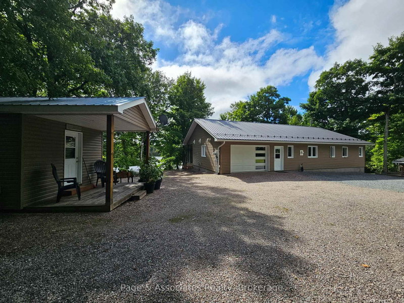 208 Moose Point Road W
