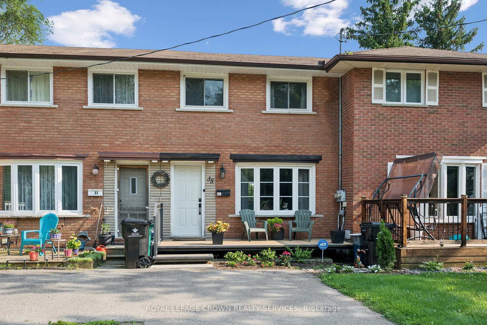 Semi-Detached House sold at 35 Mill Creek Road, Cambridge, Ontario, N1R 1J5 - MLS: X13711580