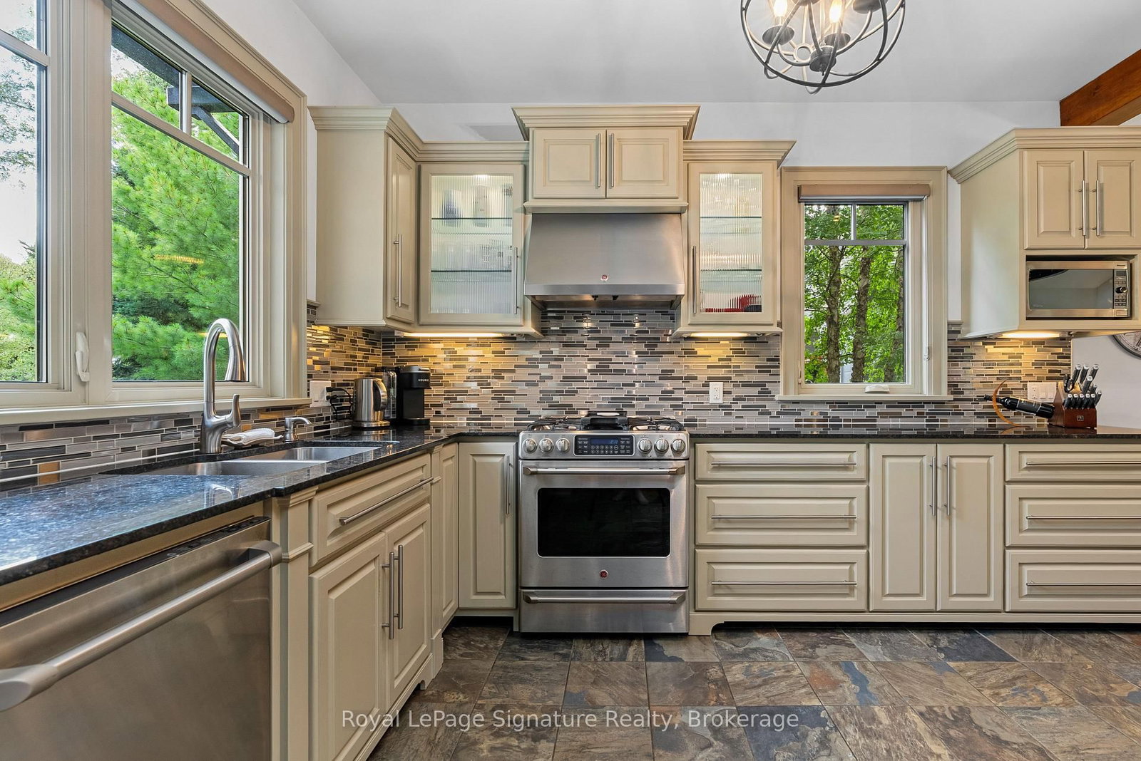 376 Sunset Boulevard • Blue Mountains, ON photo 10