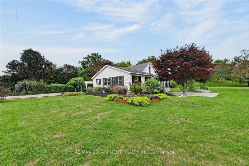 6 Mohawk Point Road