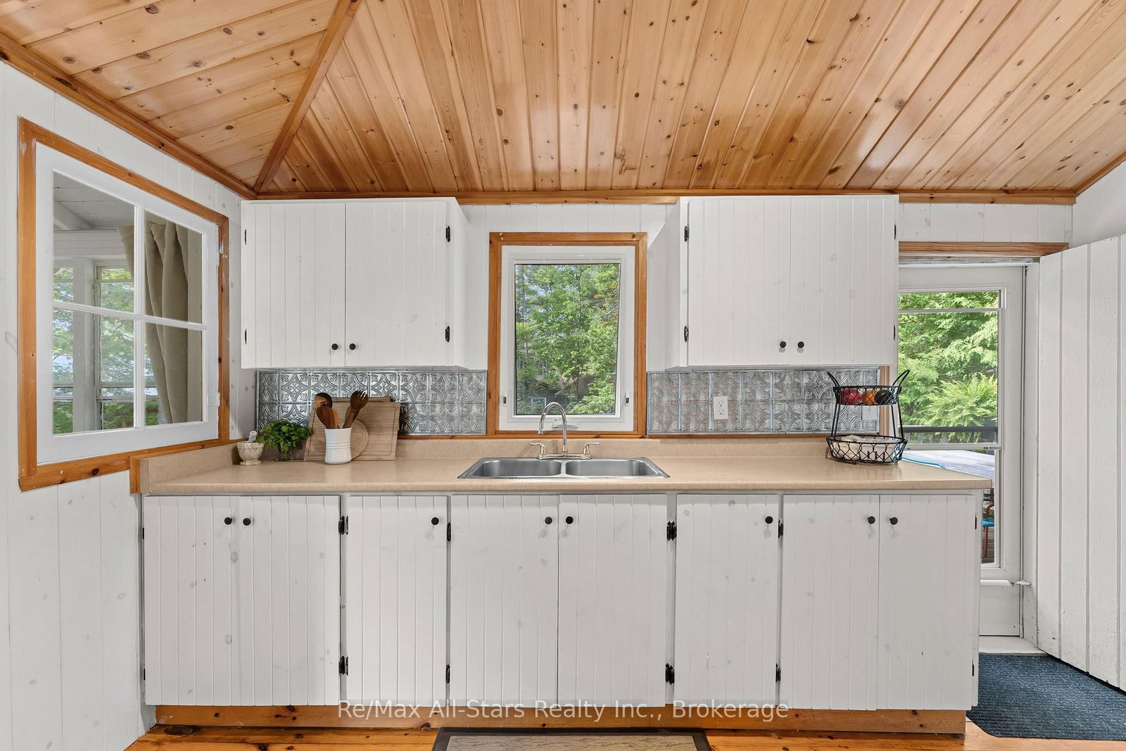21 Third Street • Kawartha Lakes, ON photo 8