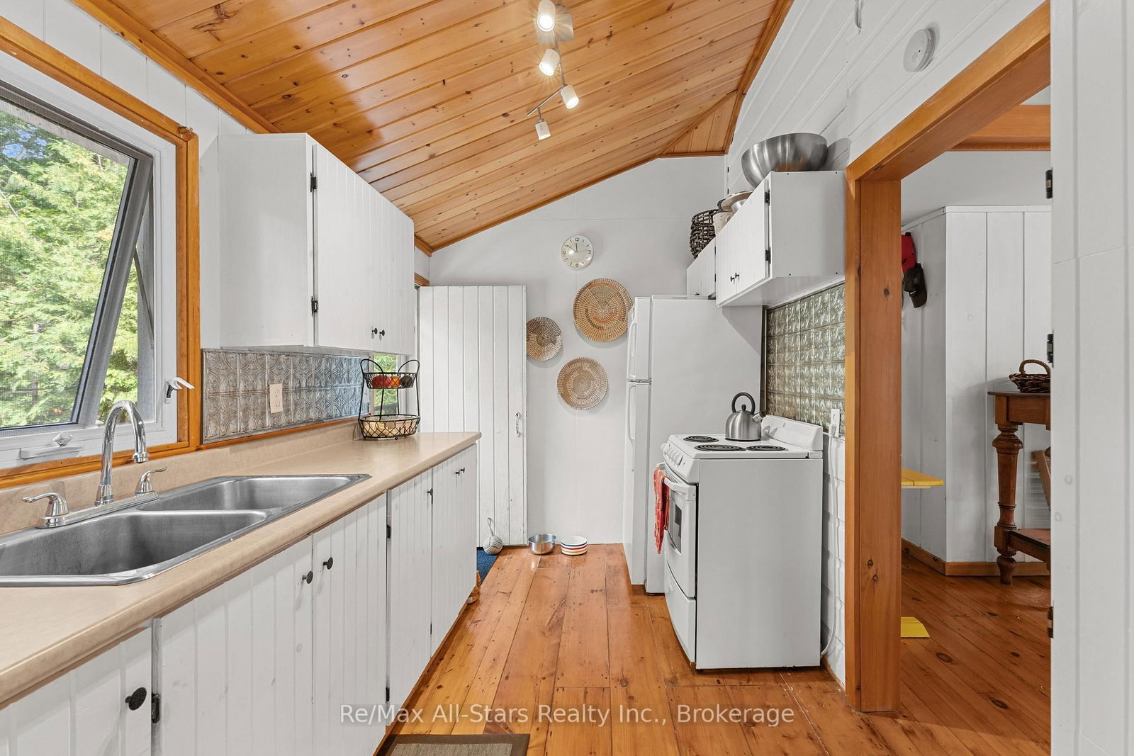 21 Third Street • Kawartha Lakes, ON photo 9