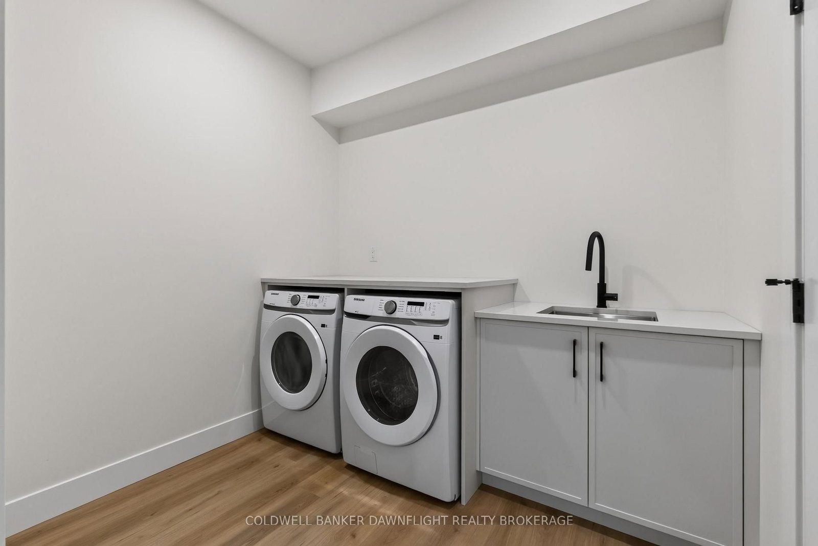 119 James Street • North Middlesex, ON photo 10