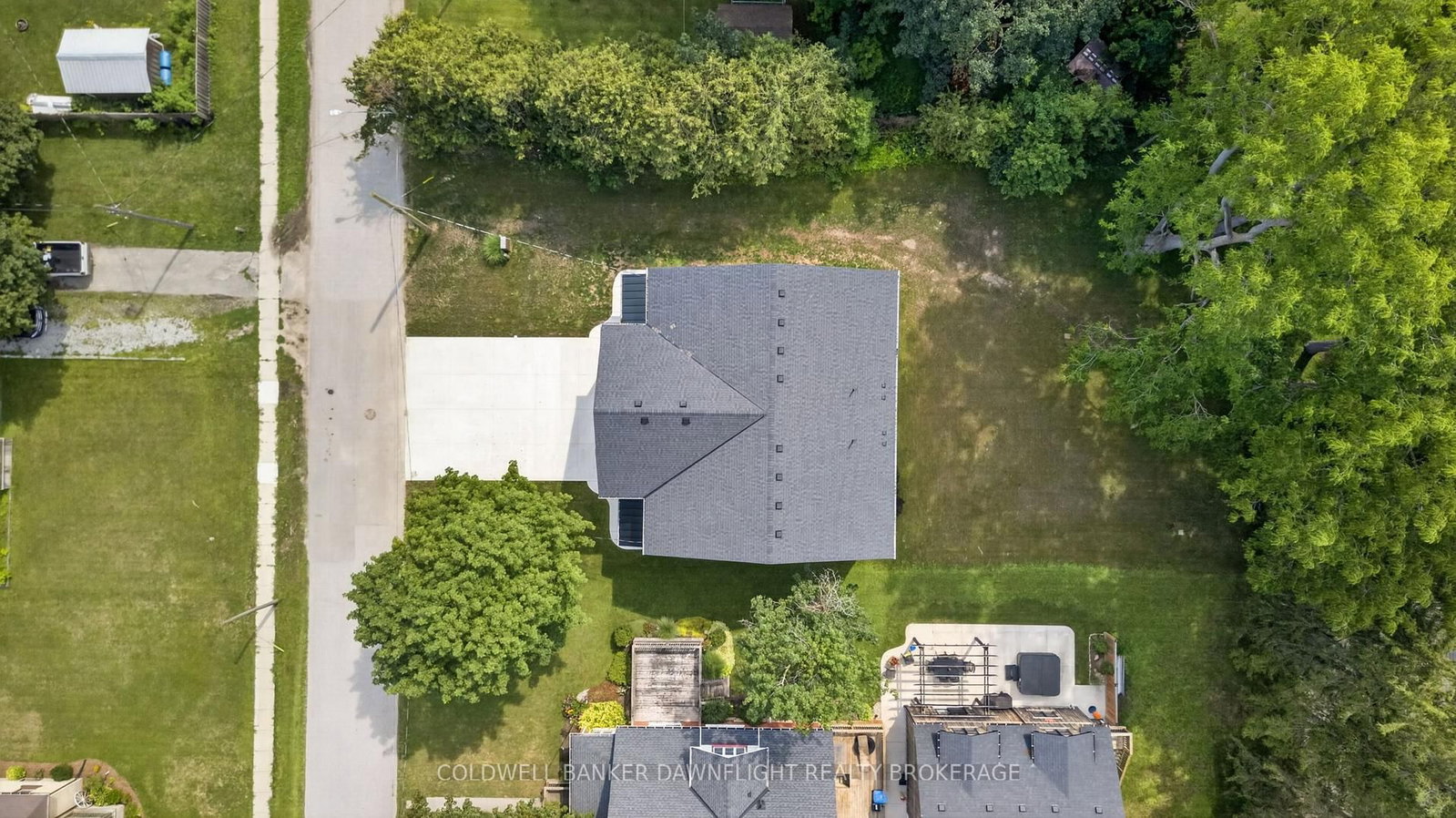 119 James Street • North Middlesex, ON photo 37