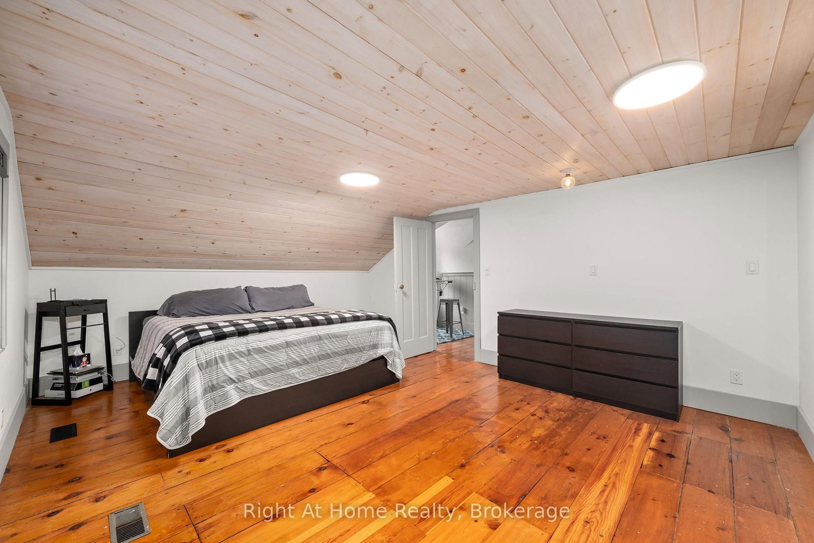 88 King Street E • Cavan Monaghan, ON photo 32