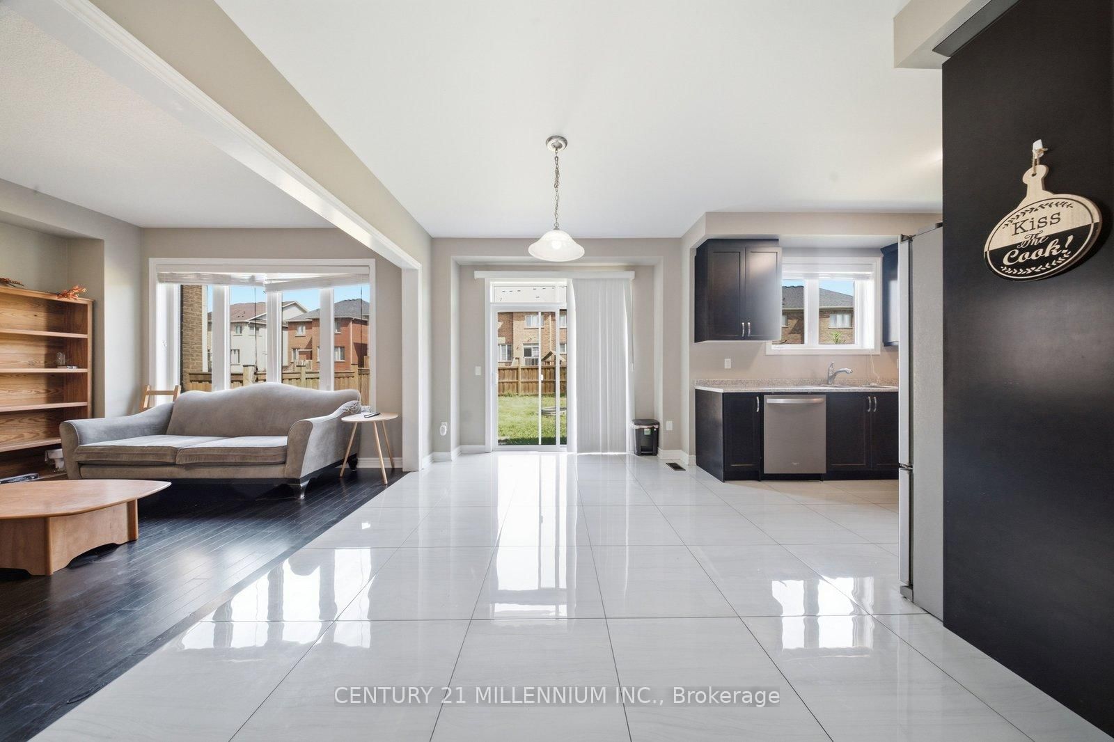1153 Upper Thames Drive • Woodstock, ON photo 12