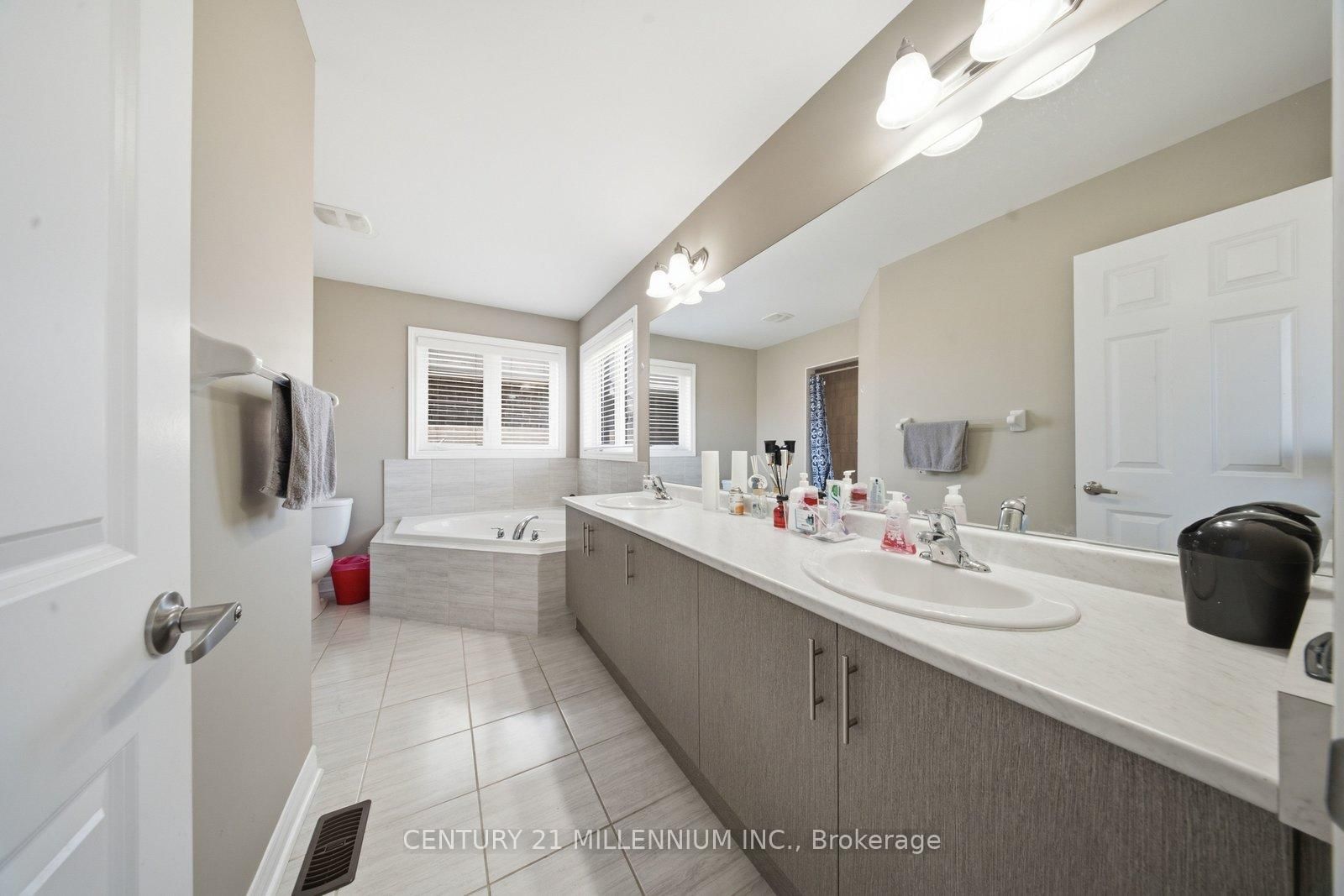 1153 Upper Thames Drive • Woodstock, ON photo 20