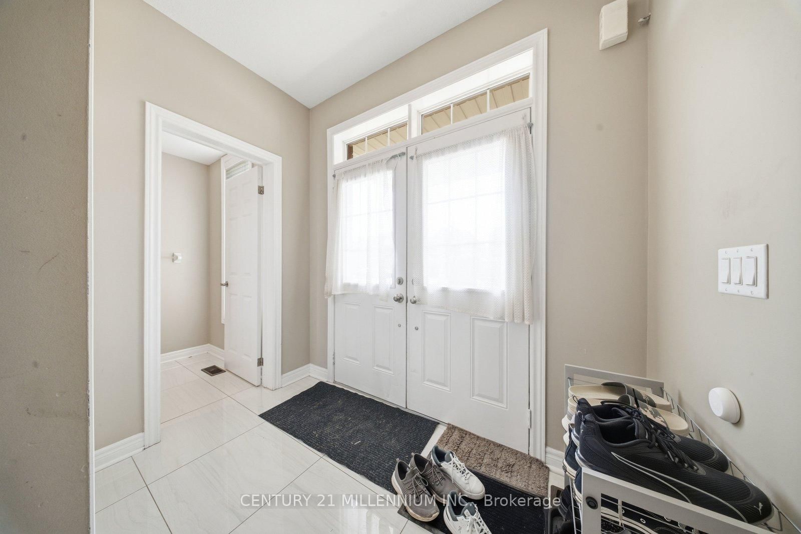 1153 Upper Thames Drive • Woodstock, ON photo 6