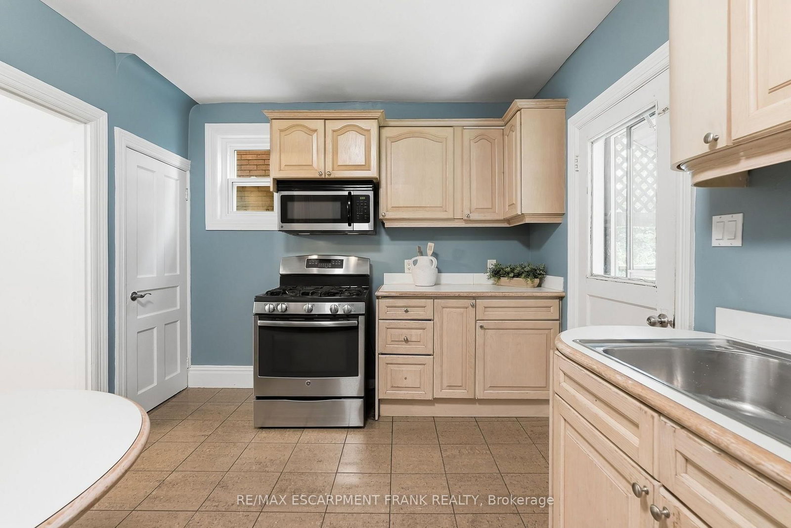 78 BEECHWOOD Avenue • Hamilton, ON photo 18