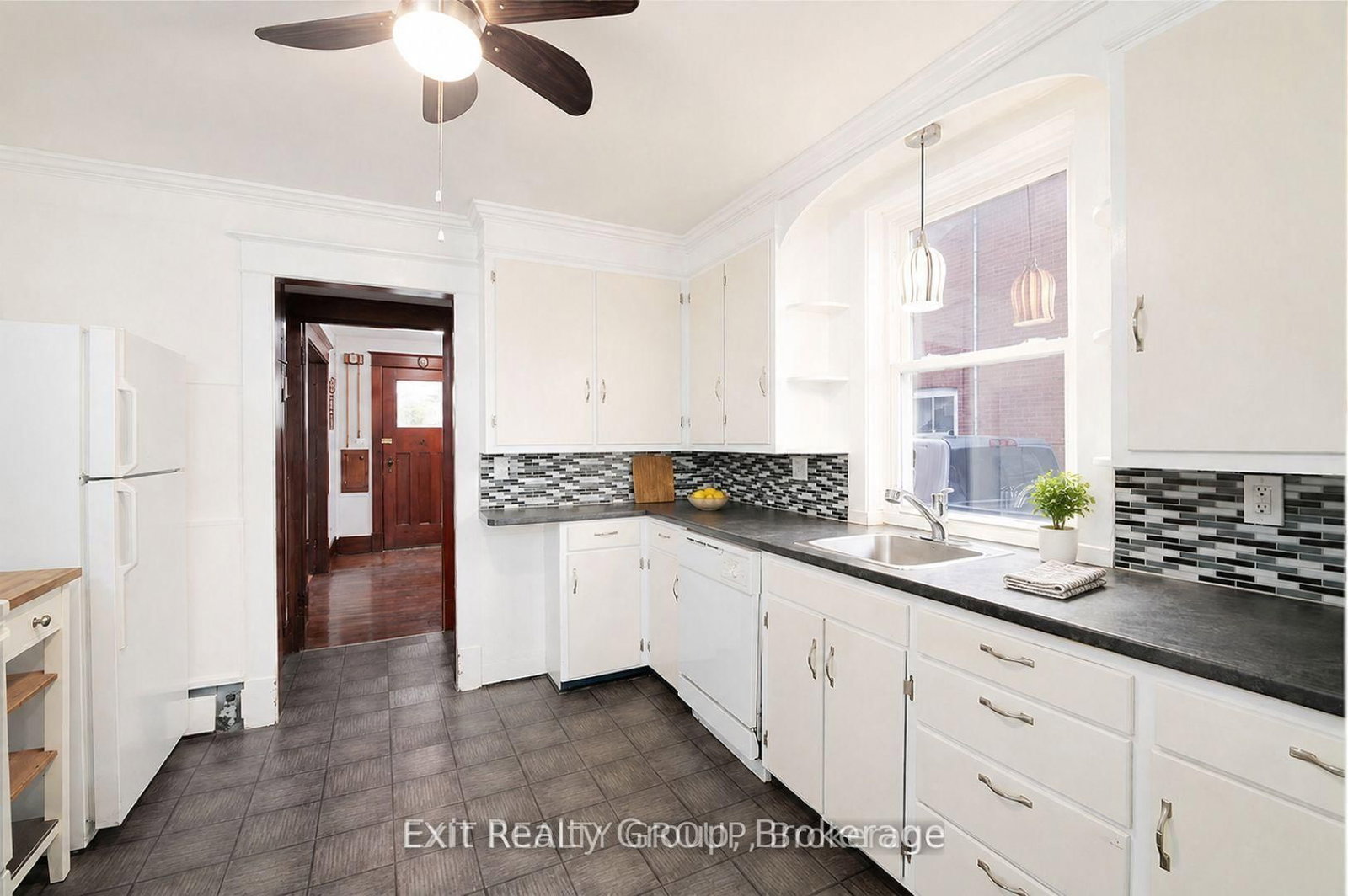 92 Byron Street • Quinte West, ON photo 12