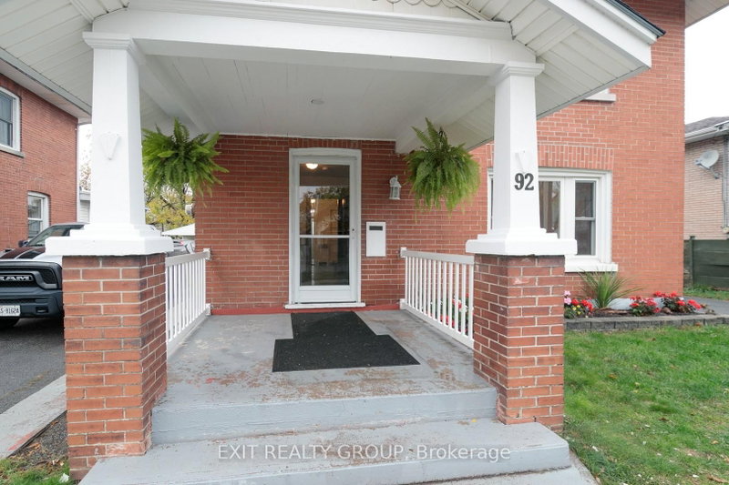 92 Byron Street