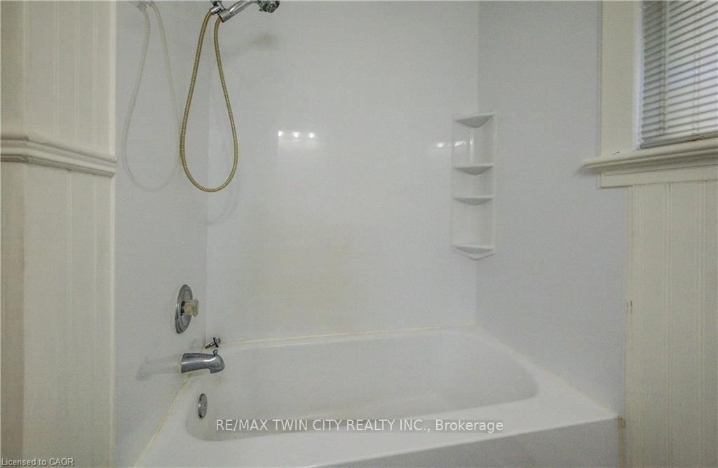 698 King Street W • Kitchener, ON photo 15
