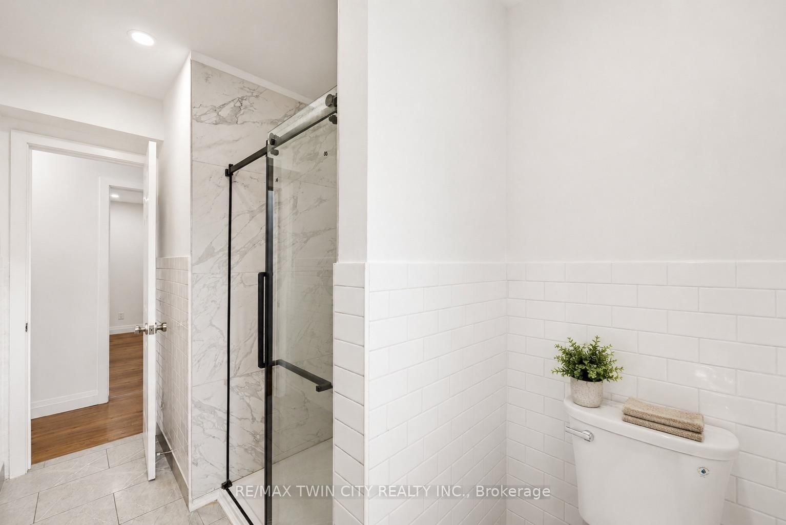 MAIN-58 Tupper Cres, Kitchener, view 13
