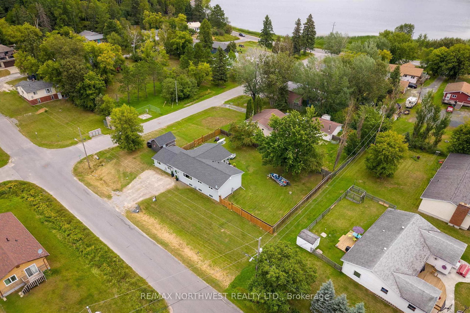 25 Park Avenue • Kenora, ON photo 3