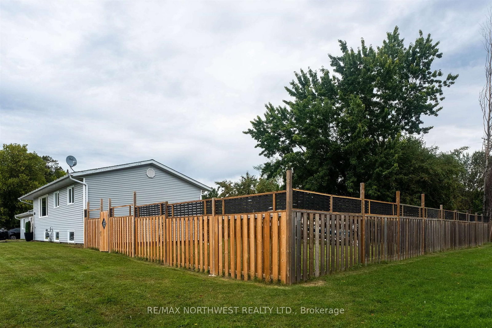 25 Park Avenue • Kenora, ON photo 42