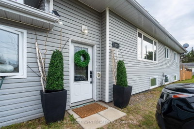 25 Park Avenue • Kenora, ON photo 6