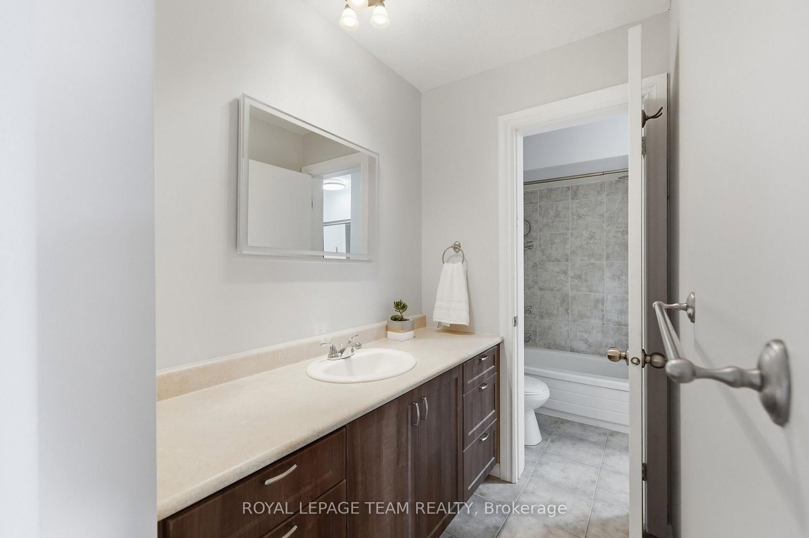 304 Valade Crescent • Orleans, ON photo 25