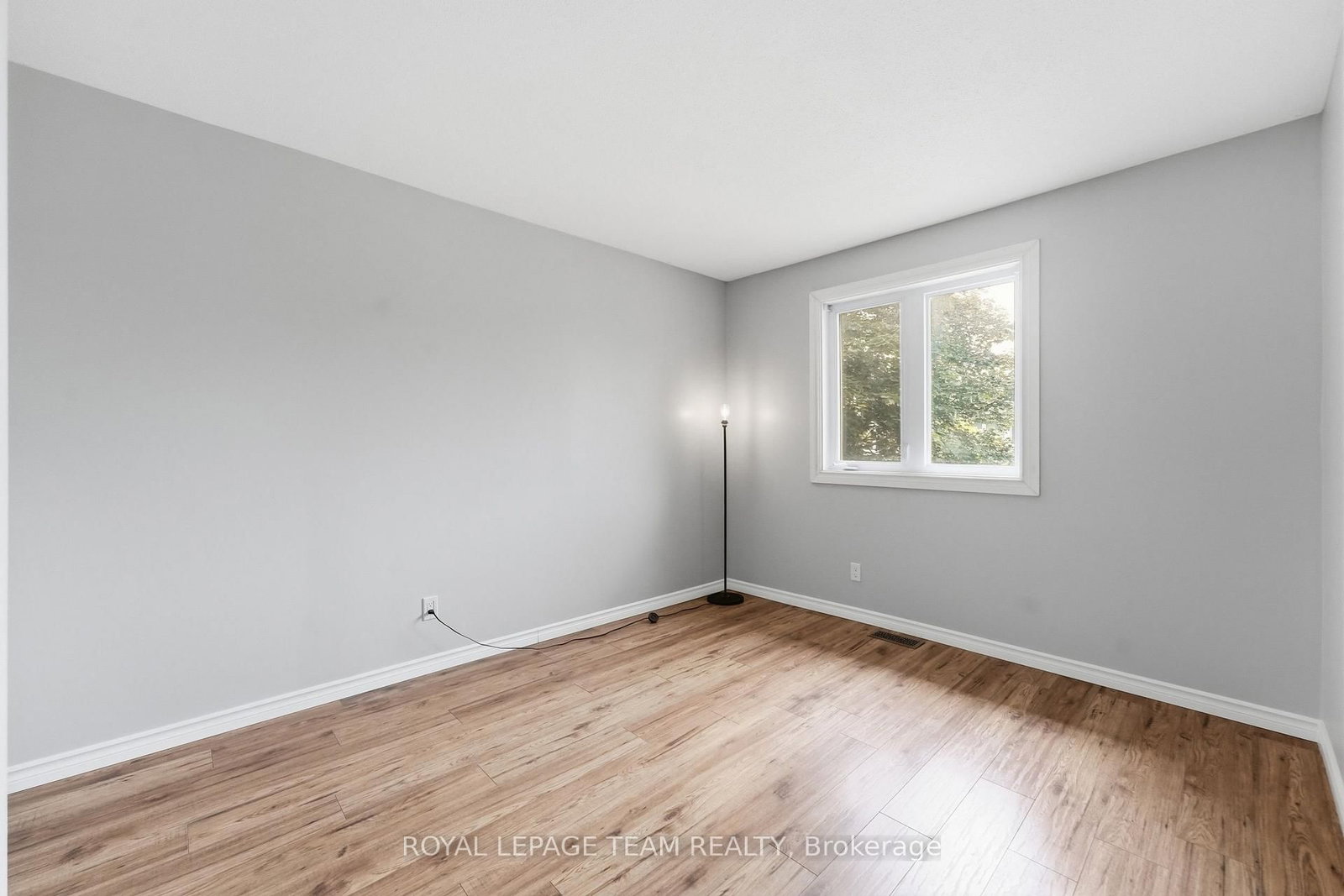 304 Valade Crescent • Orleans, ON photo 27