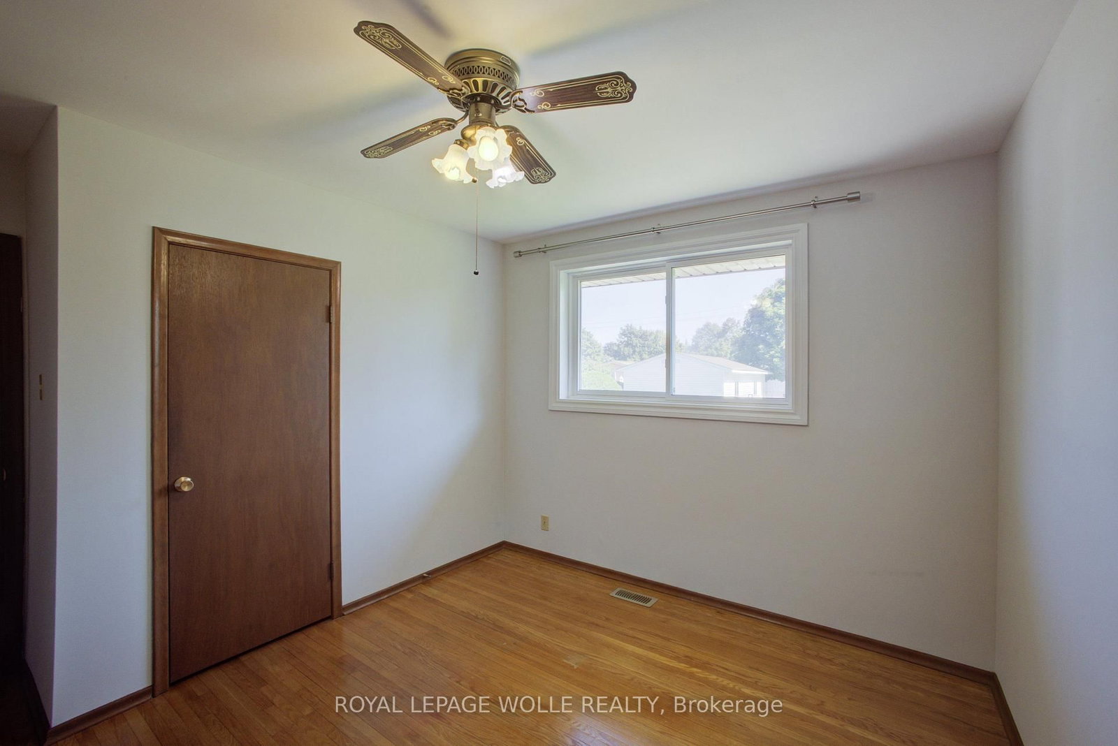 52 Queenston Crescent • Kitchener, ON photo 27