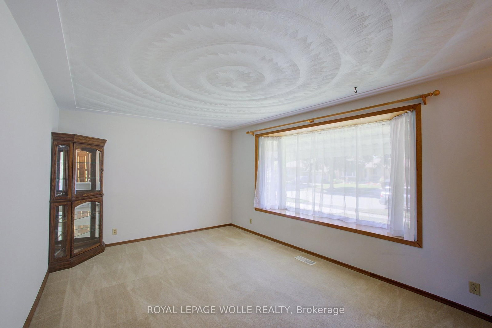 52 Queenston Crescent • Kitchener, ON photo 6