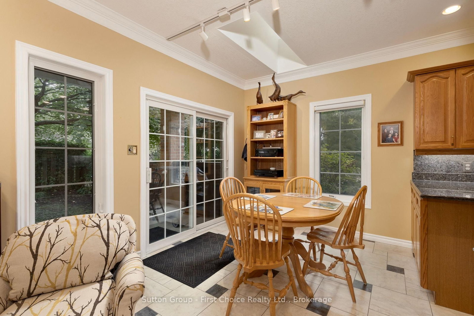 70 Crawford Street • Stratford, ON photo 16