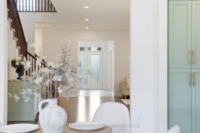 702 ROSALES Ridge • Ottawa, ON photo 4