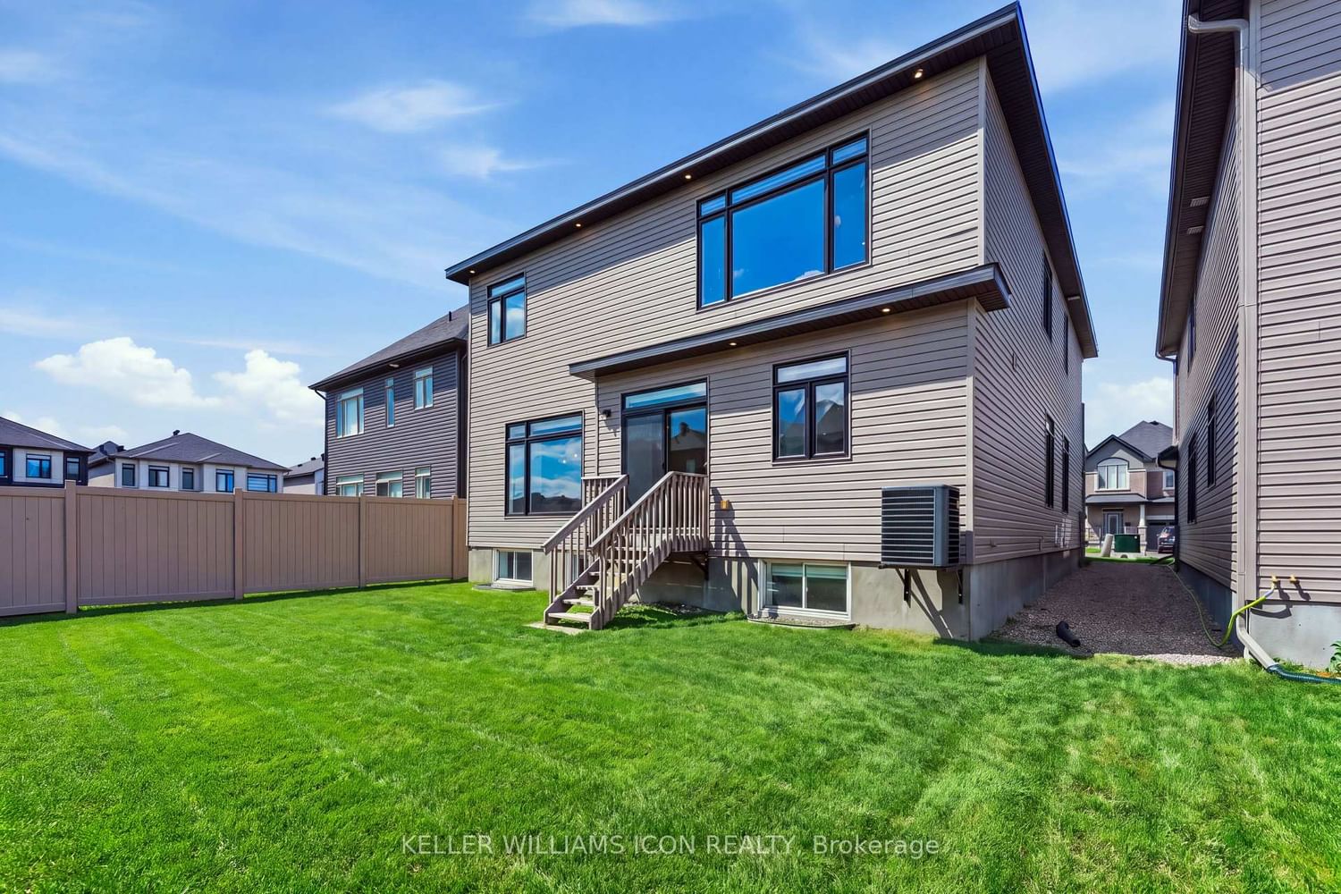 702 ROSALES Ridge • Ottawa, ON photo 47
