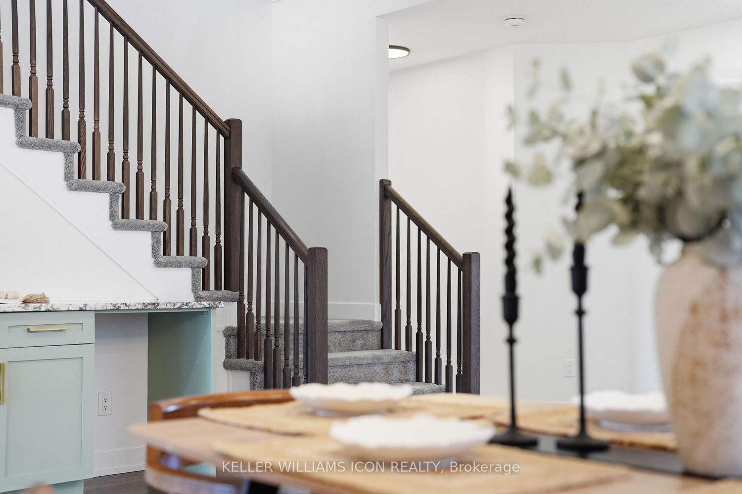 702 ROSALES Ridge • Ottawa, ON photo 6