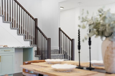 702 ROSALES Ridge • Ottawa, ON photo 6