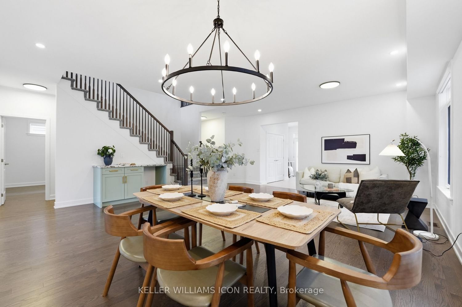 702 ROSALES Ridge • Ottawa, ON photo 9