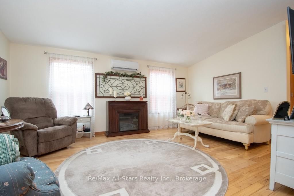 51 Creekside Circle • Kawartha Lakes, ON photo 11
