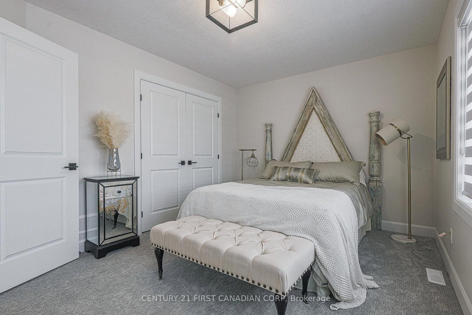 3436 EMILYCARR Lane • London South, ON photo 36